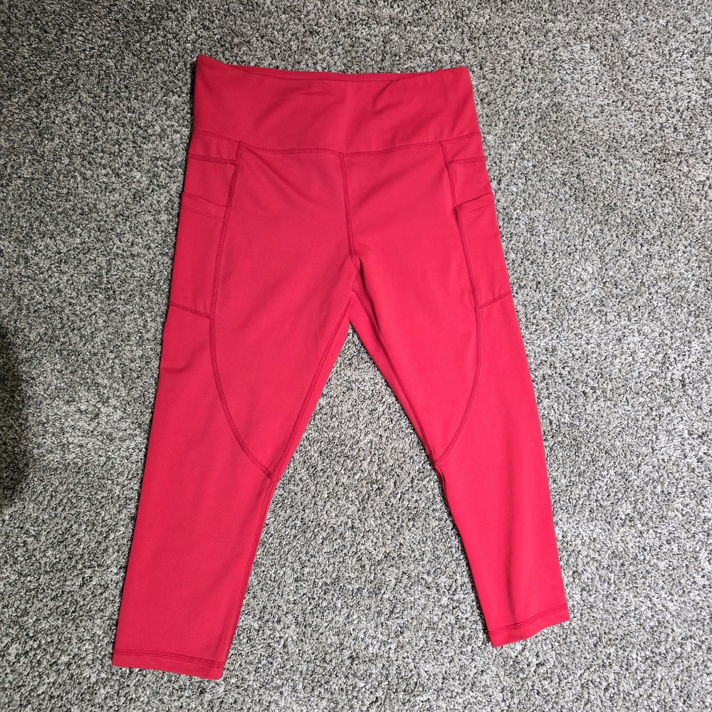 ZYIA Red Light N' Tight Capri Leggings